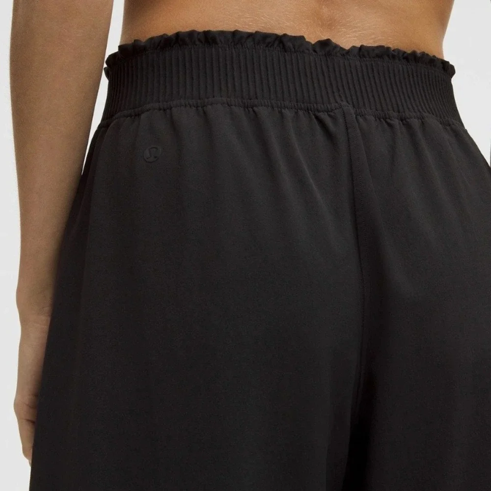 Lululemon Stretch Woven Ruffle-Waist Wide-Leg Cropped Pants Black LW6CWBS Size L